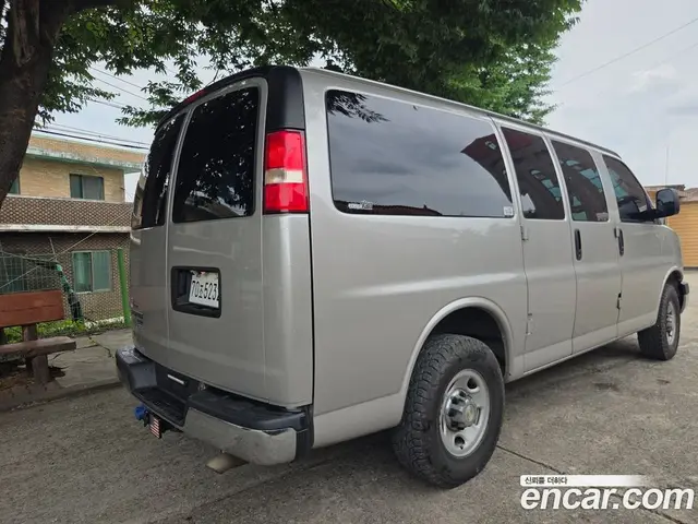 Chevrolet Express Van 2008 6.0 автомат (гидро), миниатюра 5
