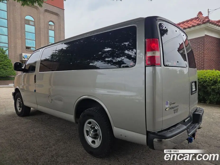 Chevrolet Express Van 2008 6.0 автомат (гидро), фото 6