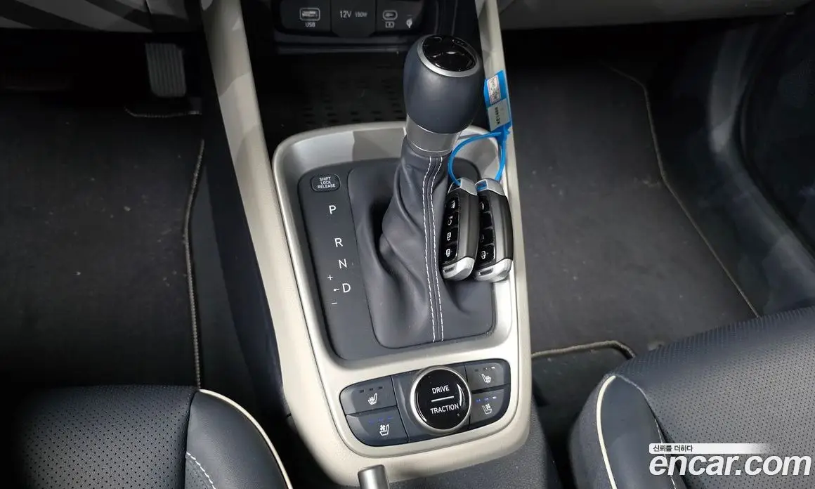 Hyundai Venue 2022 1.6 автомат (гидро), фото 12