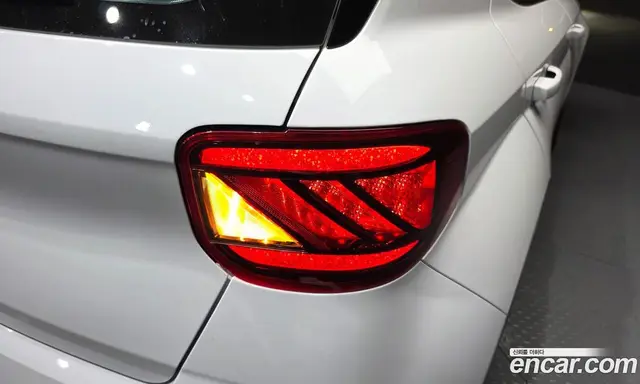 Hyundai Venue 2022 1.6 автомат (гидро), миниатюра 9