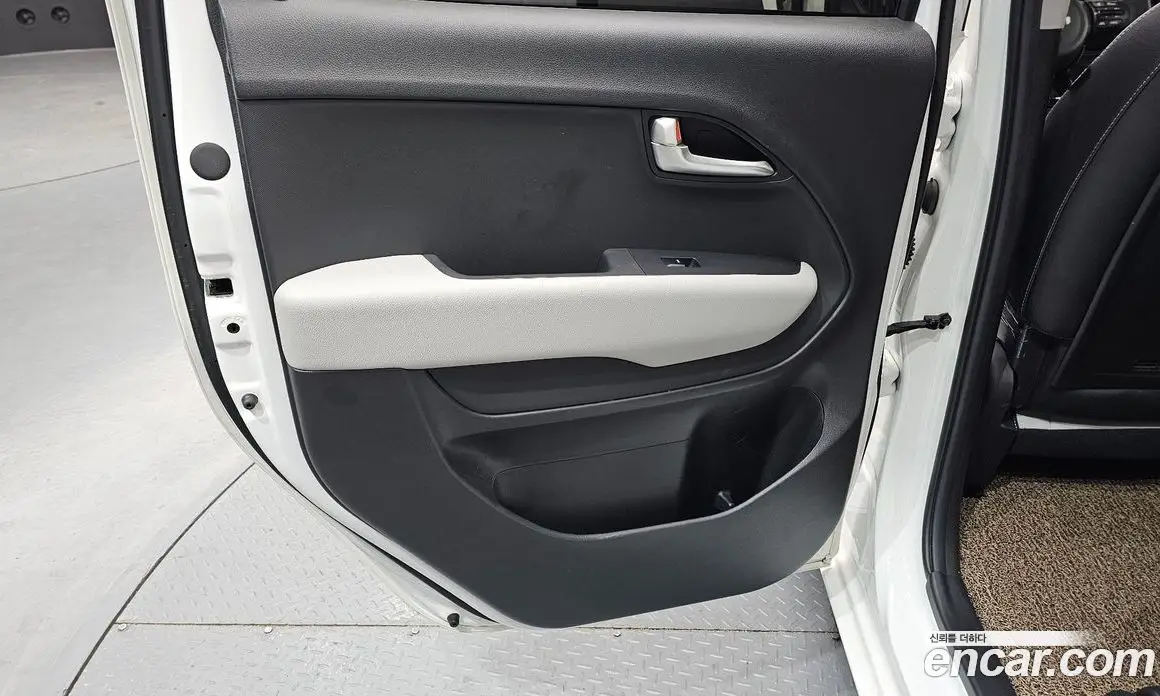 Kia Ray 2024 1.0 автомат (гидро), фото 14