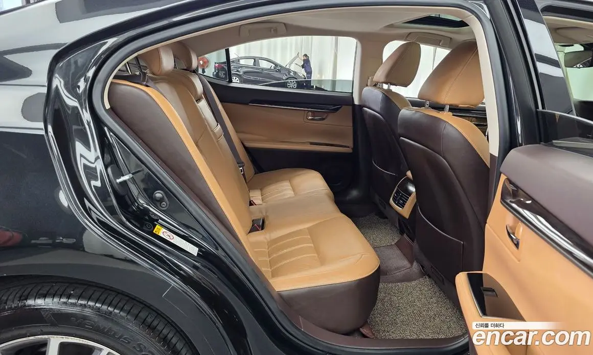 Lexus ES 2018 2.5 автомат (гидро), фото 12 Lexus ES 2018 2.5 автомат (гидро), фото 12