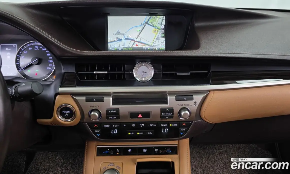 Lexus ES 2018 2.5 автомат (гидро), фото 14 Lexus ES 2018 2.5 автомат (гидро), фото 14