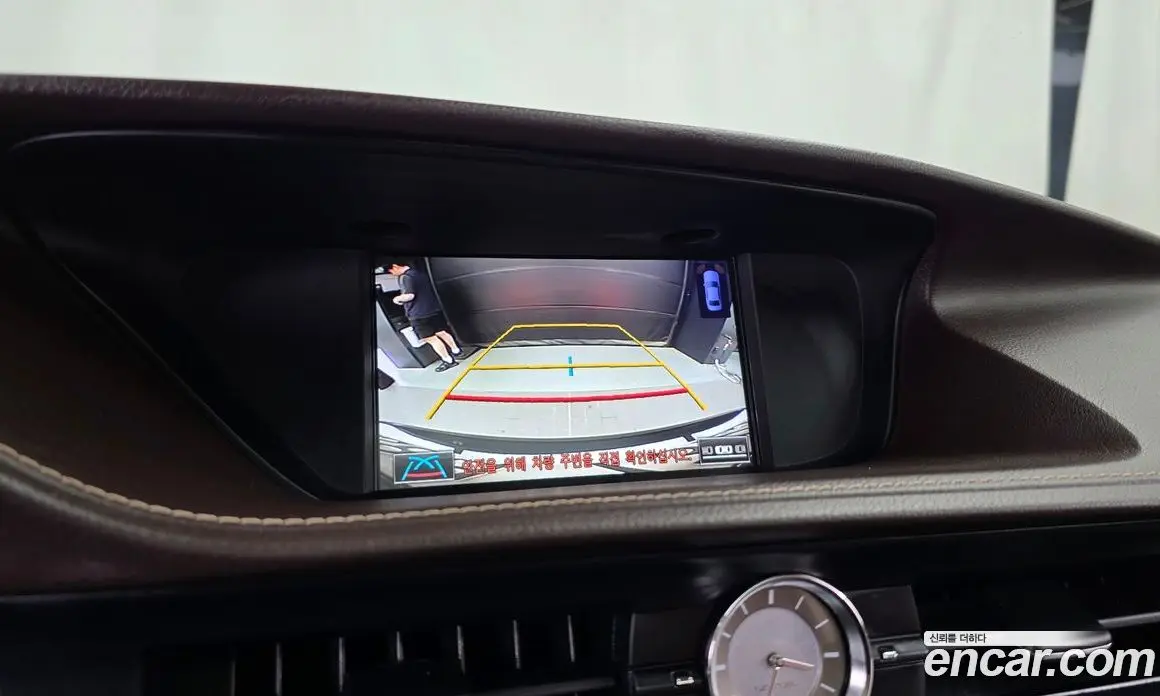Lexus ES 2018 2.5 автомат (гидро), фото 15 Lexus ES 2018 2.5 автомат (гидро), фото 15