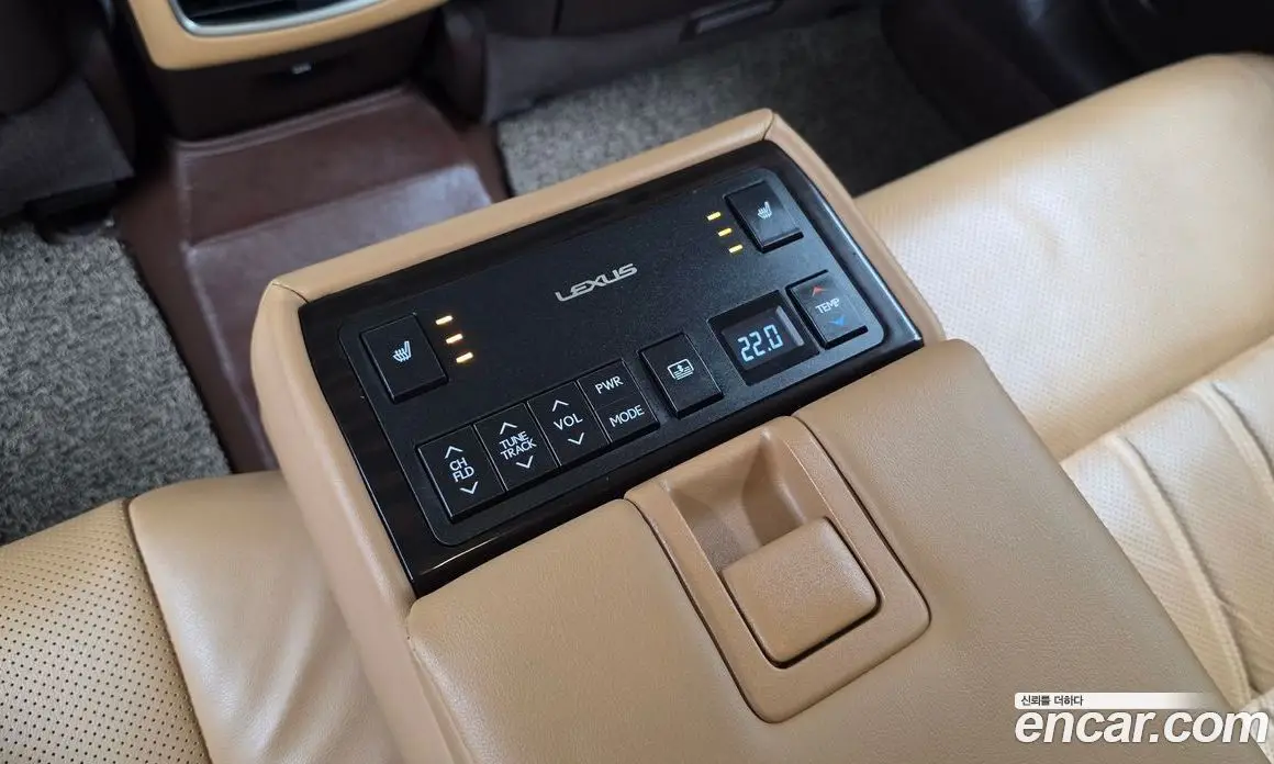 Lexus ES 2018 2.5 автомат (гидро), фото 18 Lexus ES 2018 2.5 автомат (гидро), фото 18