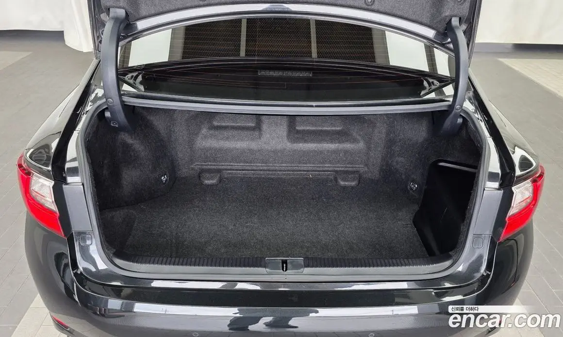 Lexus ES 2018 2.5 автомат (гидро), фото 20 Lexus ES 2018 2.5 автомат (гидро), фото 20