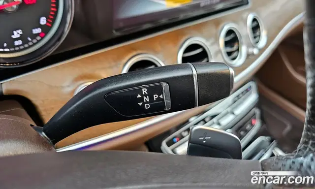 Mercedes-Benz E-Class 2018 1.9 автомат (гидро), миниатюра 9