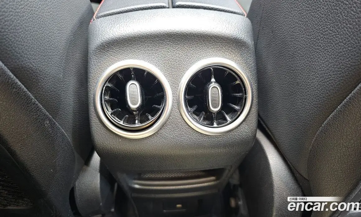 Mercedes-Benz GLB-Class 2021 2.0 автомат (гидро), фото 30