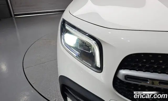 Mercedes-Benz GLB-Class 2021 2.0 автомат (гидро), миниатюра 7