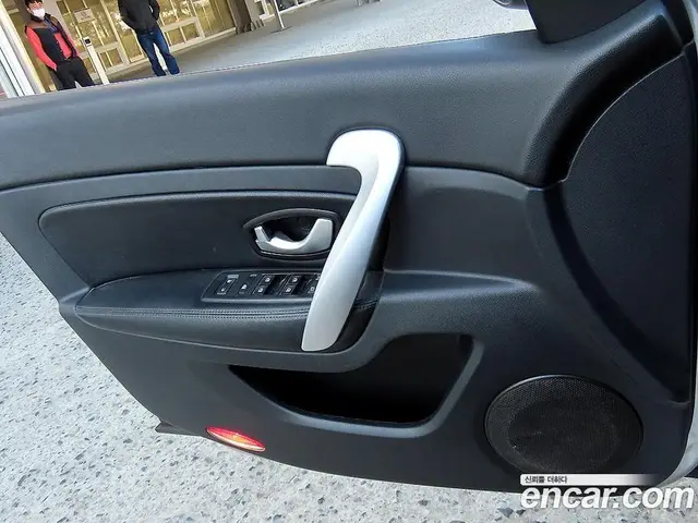 Renault (Samsung) SM5 2012 2.0 автомат (гидро), миниатюра 11