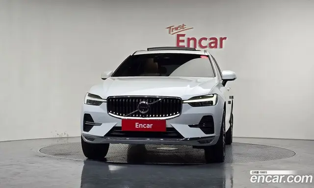 Volvo XC60 2022 2.0 автомат (гидро), миниатюра 3