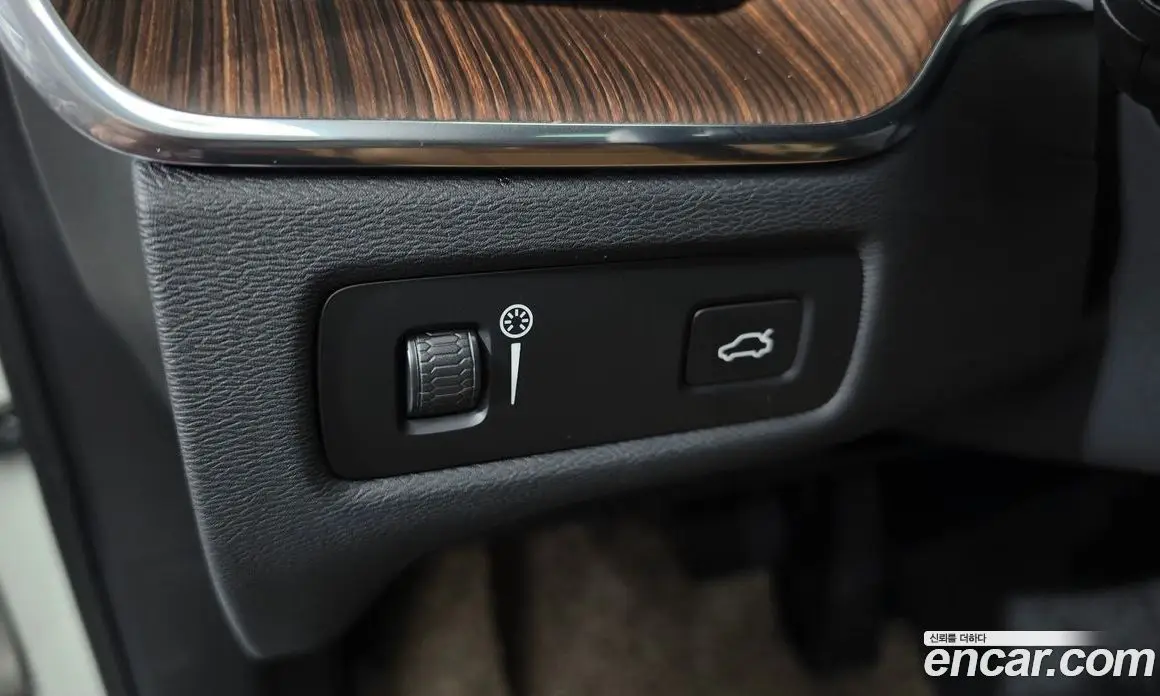 Volvo XC60 2022 2.0 автомат (гидро), фото 28