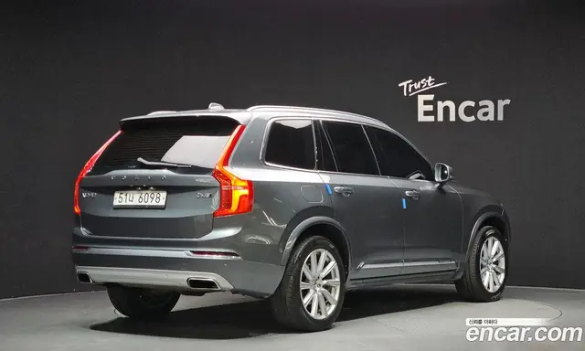 Volvo XC90 2017 2.0 автомат (гидро), миниатюра 2