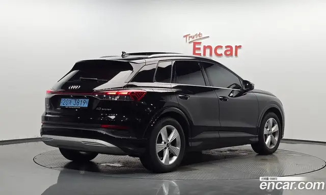 Audi Q4 e-tron, 2023, 29 820 км