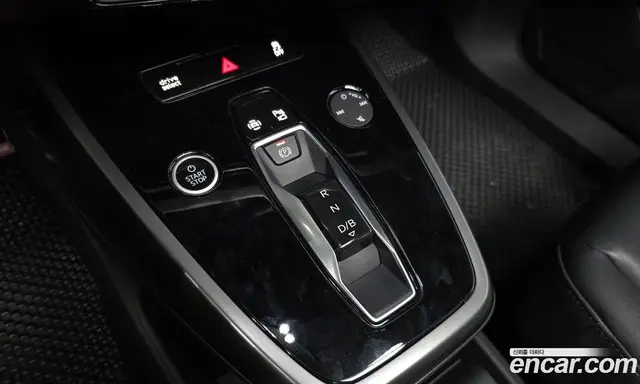 Audi Q4 e-tron 2023 0.2 автомат (гидро), миниатюра 11