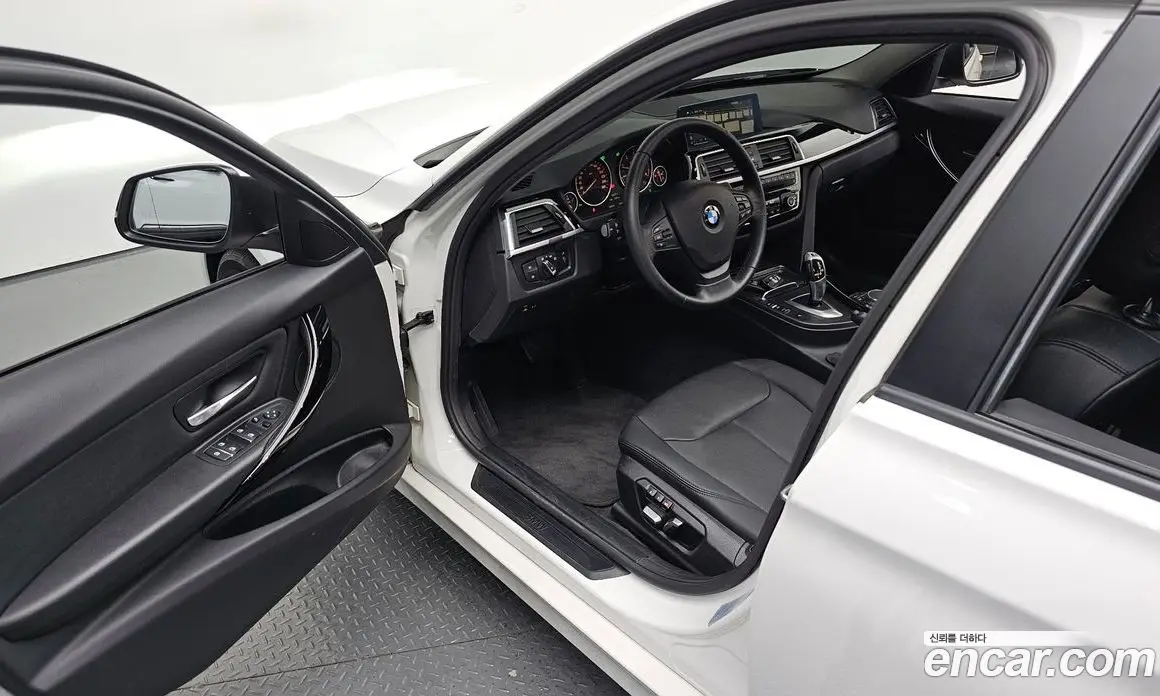 BMW 3 серия 2018 2.0 автомат (гидро), фото 12
