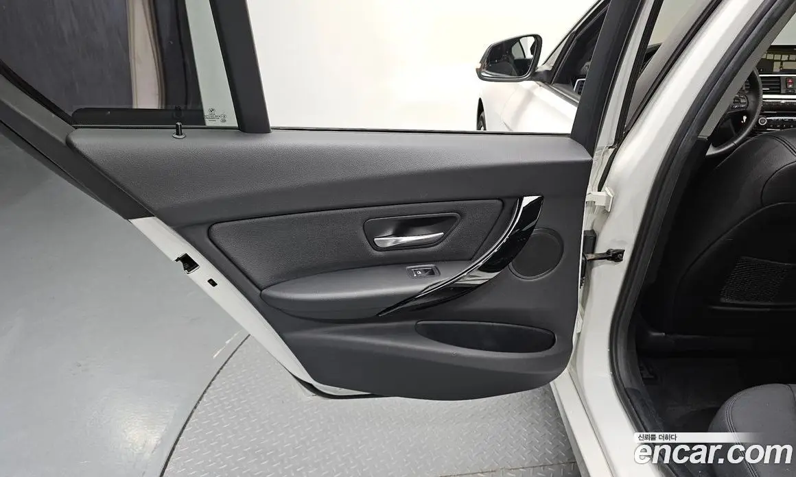 BMW 3 серия 2018 2.0 автомат (гидро), фото 14