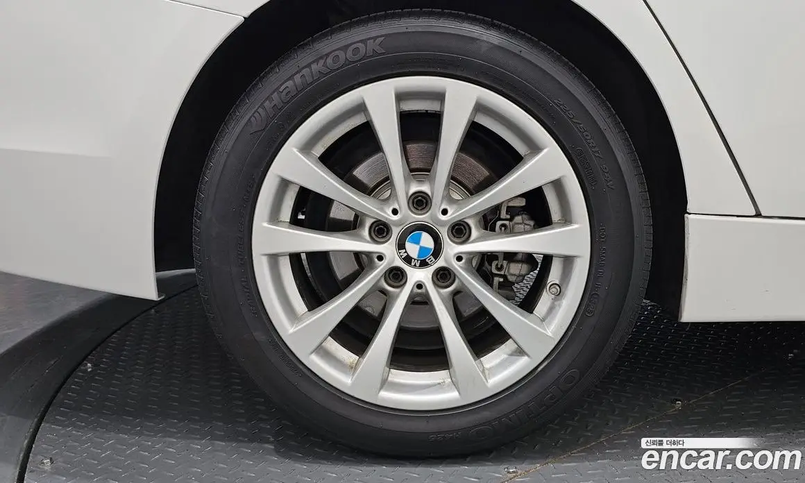 BMW 3 серия 2018 2.0 автомат (гидро), фото 6