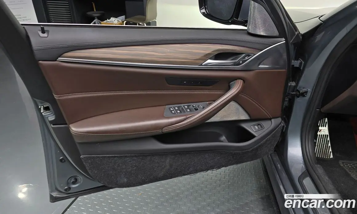 BMW 5 серия 2018 2.0 автомат (гидро), фото 13