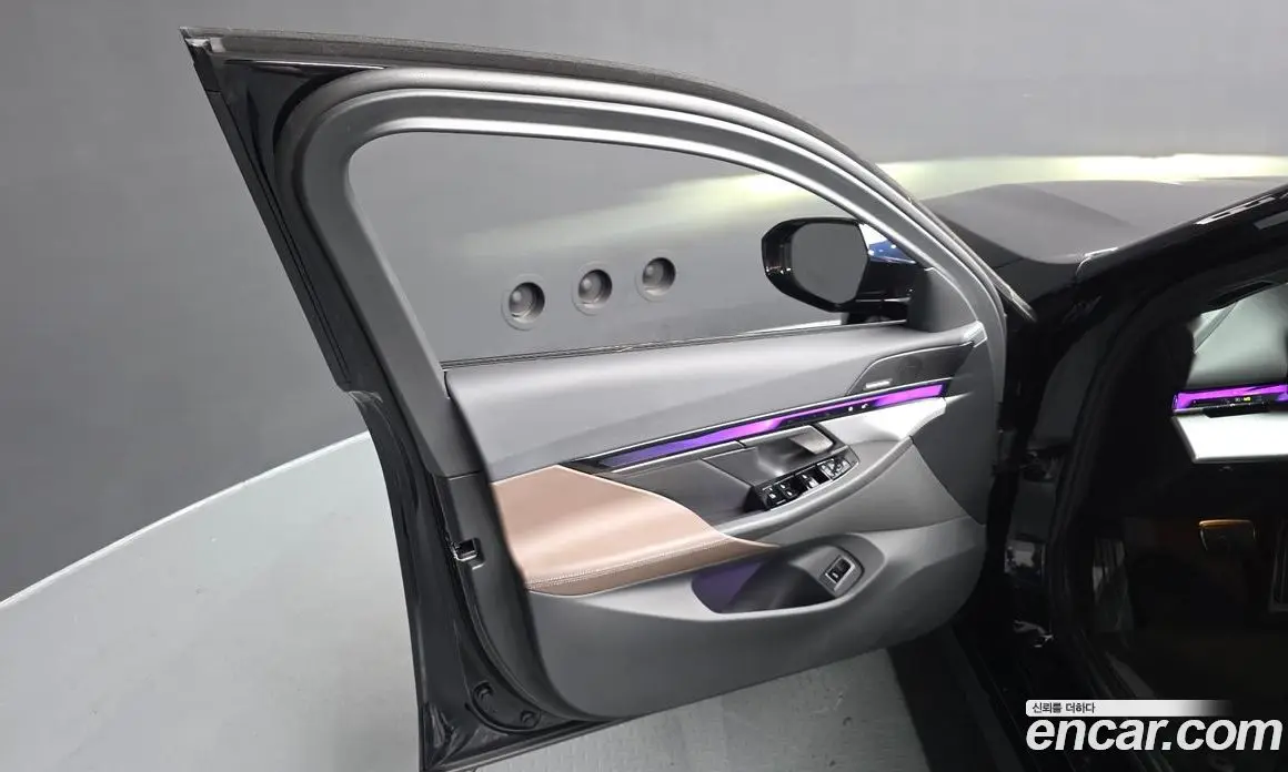 BMW 5 серия 2025 2.0 автомат (гидро), фото 14