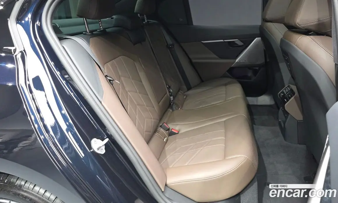 BMW 5 серия 2025 2.0 автомат (гидро), фото 18