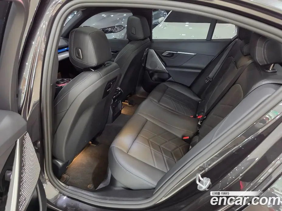 BMW 5 серия 2025 2.0 автомат (гидро), фото 11