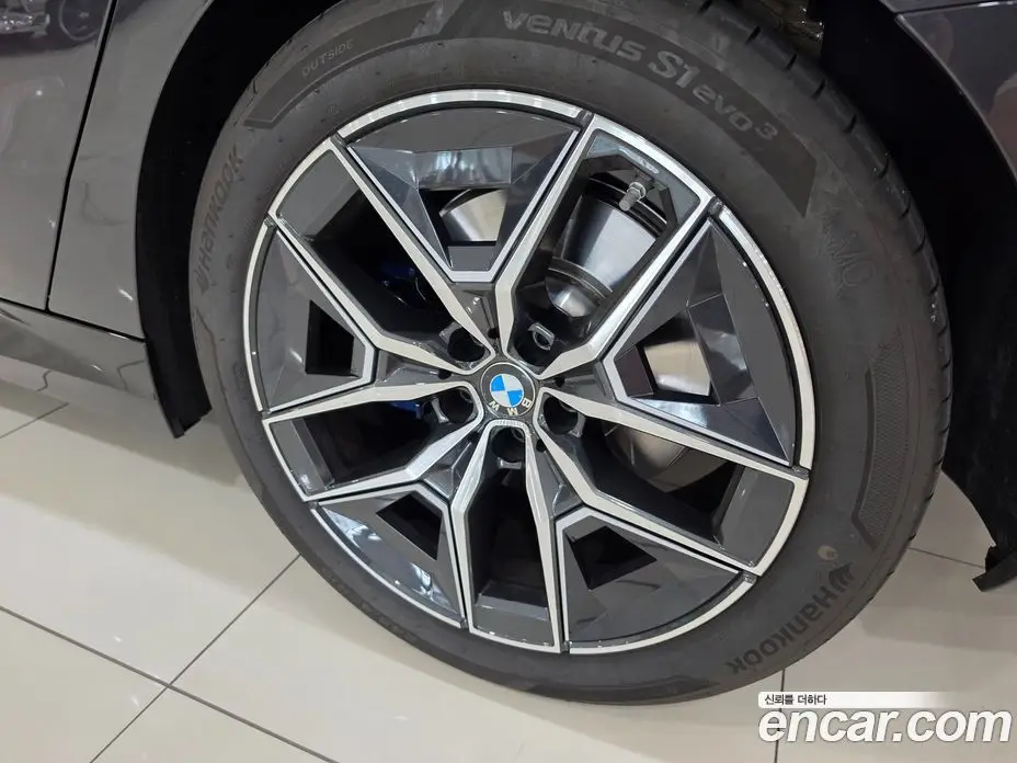 BMW 5 серия 2025 2.0 автомат (гидро), фото 5