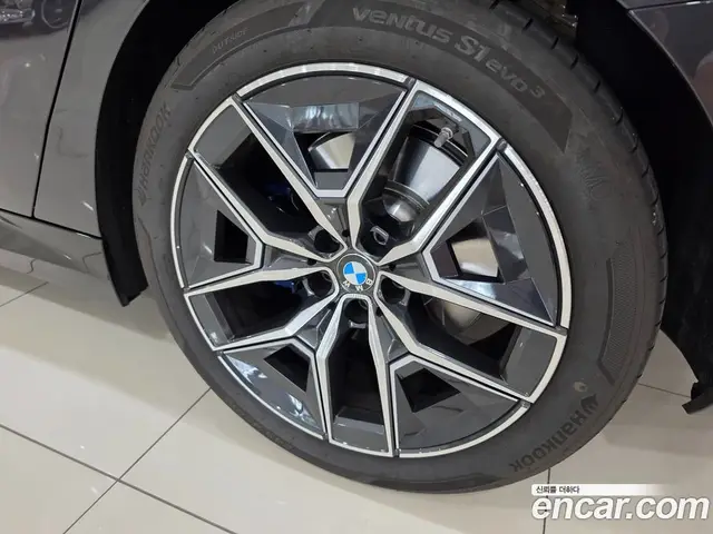 BMW 5 серия 2025 2.0 автомат (гидро), миниатюра 5