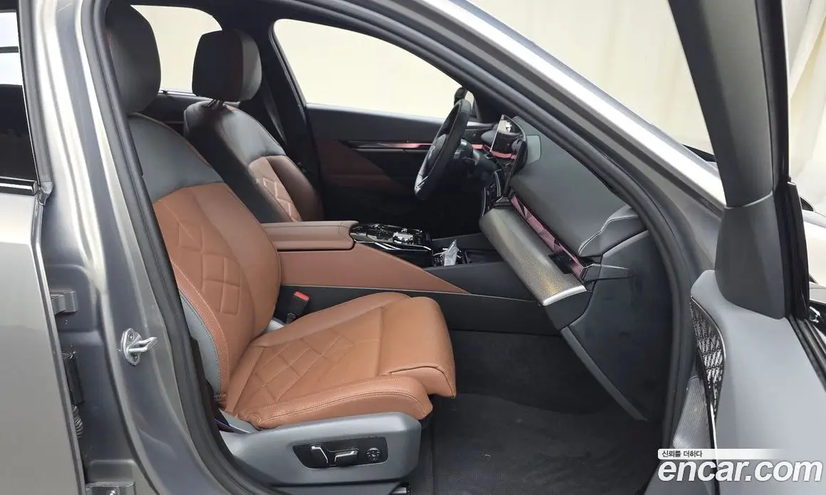 BMW 5 серия 2025 2.0 автомат (гидро), фото 17