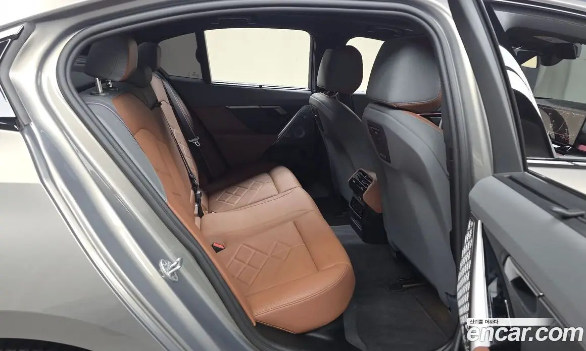 BMW 5 серия 2025 2.0 автомат (гидро), фото 18