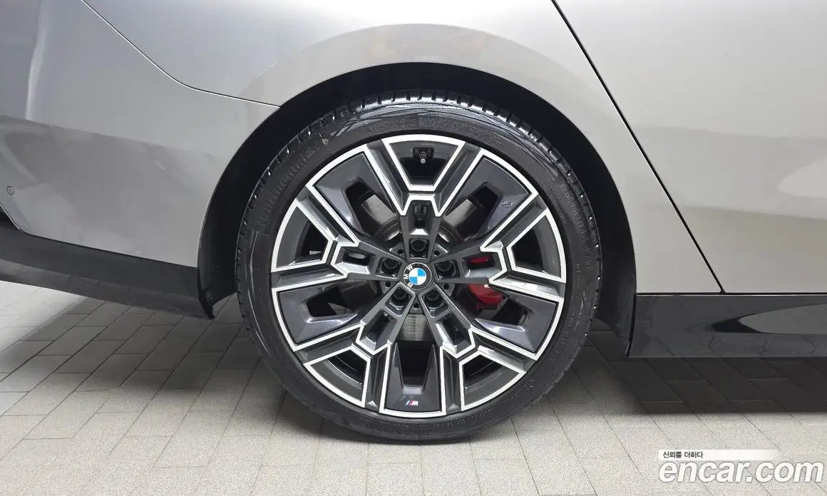 BMW 5 серия 2025 2.0 автомат (гидро), фото 5