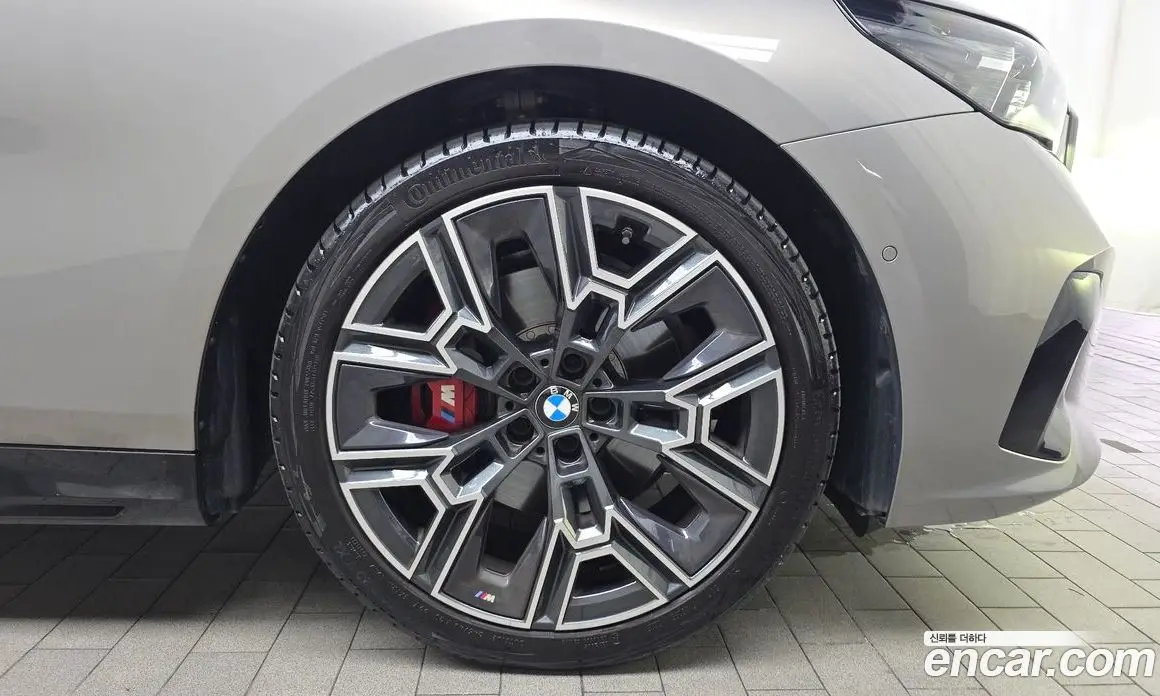 BMW 5 серия 2025 2.0 автомат (гидро), фото 7