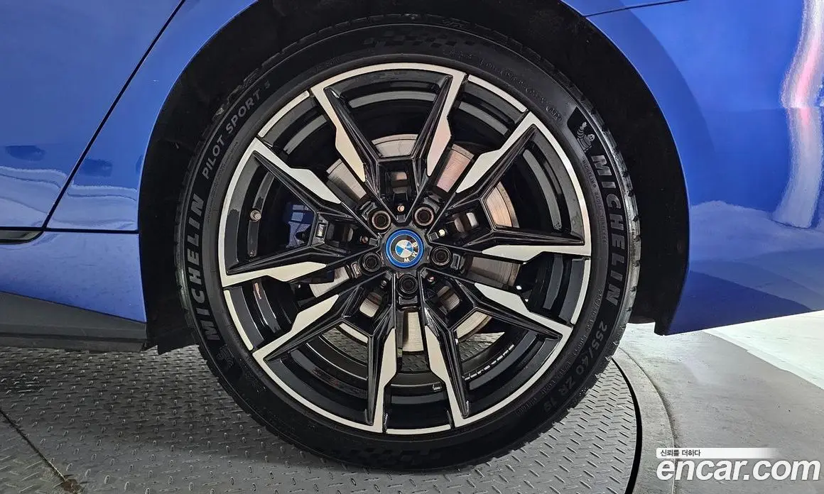 BMW i4 2022 0.2 автомат (гидро), фото 7