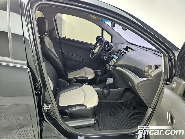 Chevrolet Spark 2013 1.0 автомат (гидро), миниатюра 11