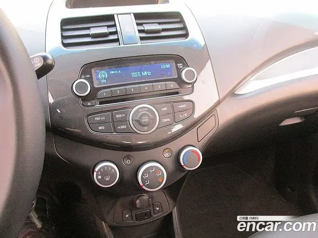 Chevrolet Spark 2013 1.0 автомат (гидро), миниатюра 9