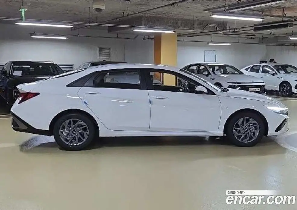 Hyundai Avante 2025 1.6 автомат (гидро), фото 11