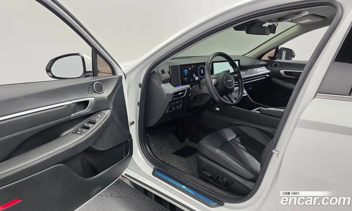 Hyundai Sonata 2023 2.0 автомат (гидро), фото 13