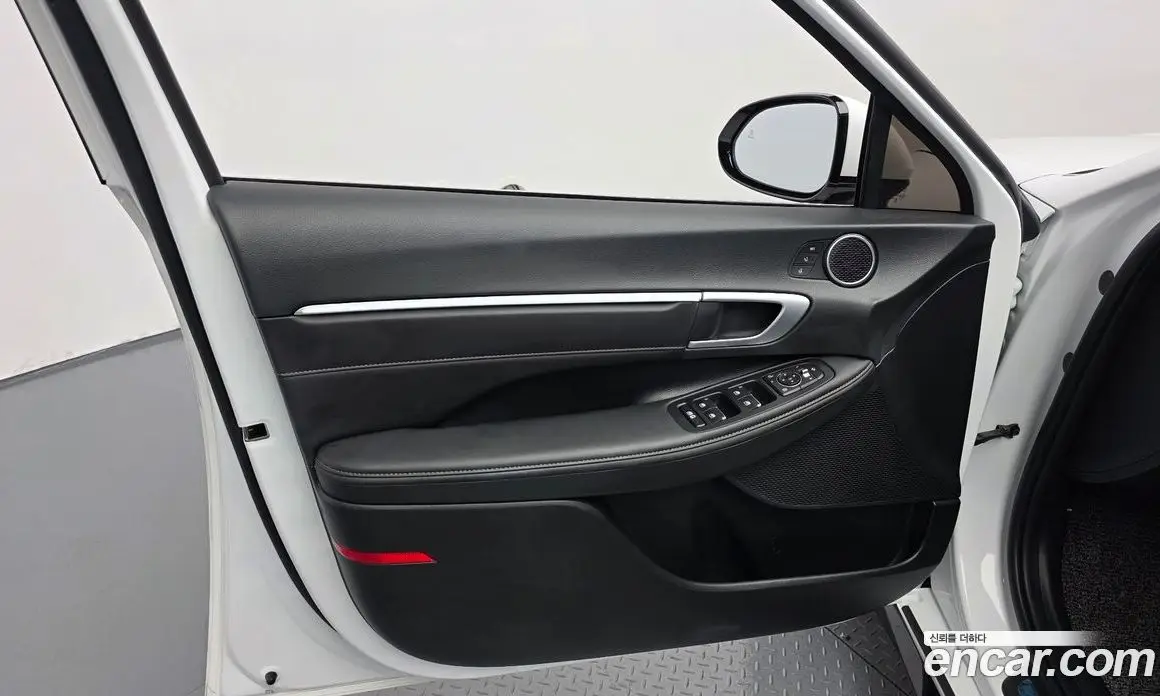 Hyundai Sonata 2023 2.0 автомат (гидро), фото 14