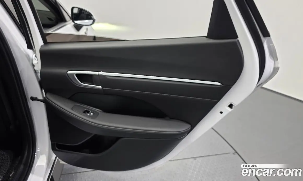 Hyundai Sonata 2023 2.0 автомат (гидро), фото 15