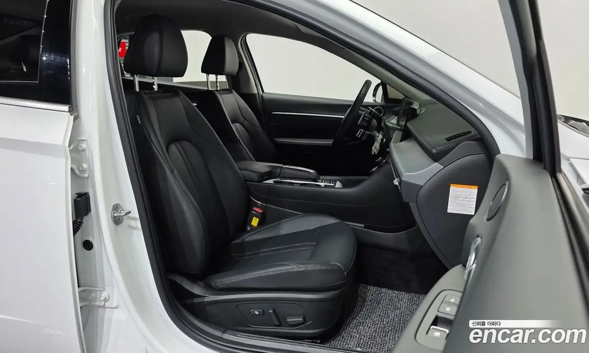Hyundai Sonata 2023 2.0 автомат (гидро), фото 17
