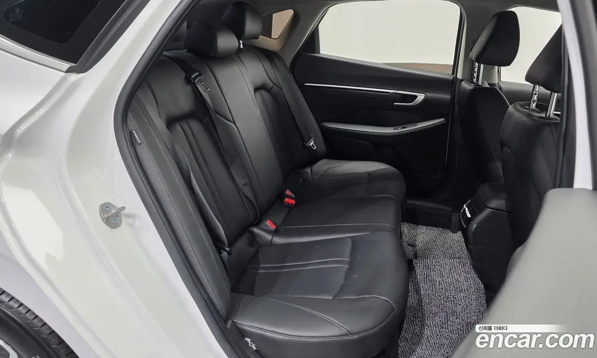 Hyundai Sonata 2023 2.0 автомат (гидро), фото 18