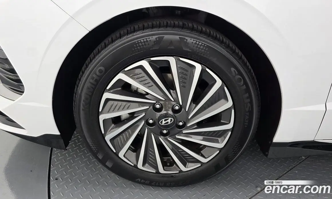 Hyundai Sonata 2023 2.0 автомат (гидро), фото 5