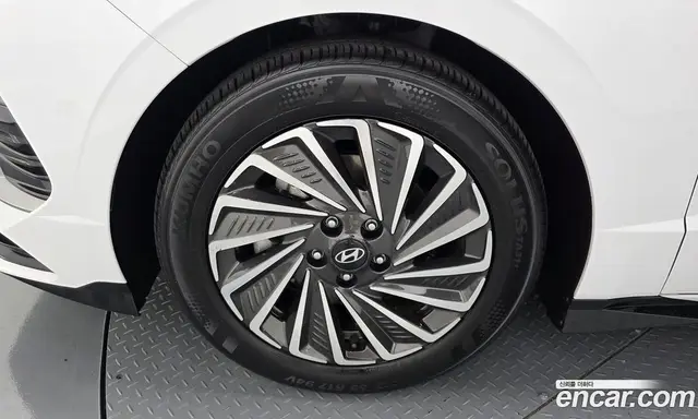Hyundai Sonata 2023 2.0 автомат (гидро), миниатюра 5