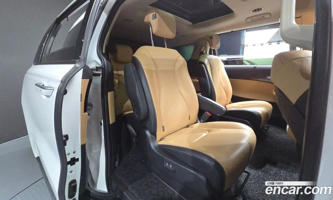 Kia Carnival 2020 2.2 автомат (гидро), фото 17