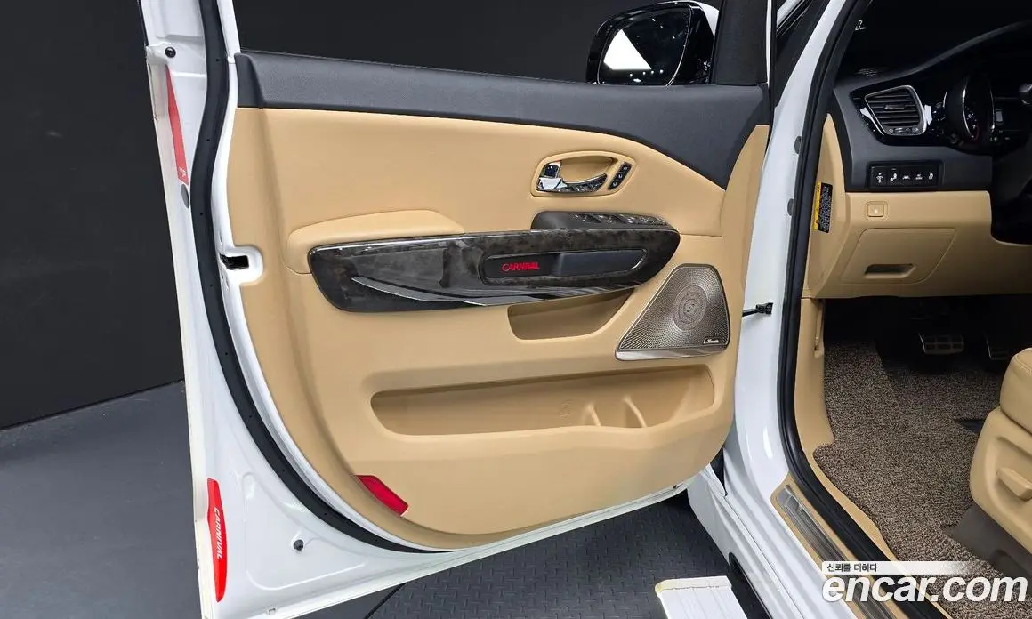 Kia Carnival 2020 3.3 автомат (гидро), фото 13