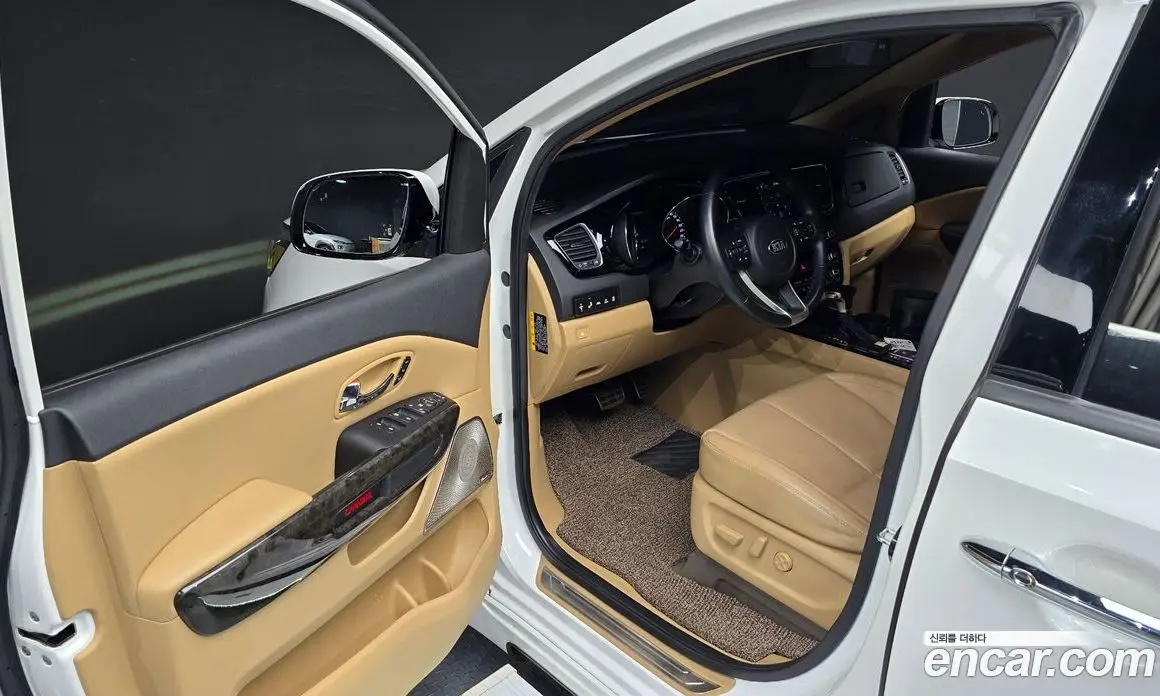 Kia Carnival 2020 3.3 автомат (гидро), фото 16