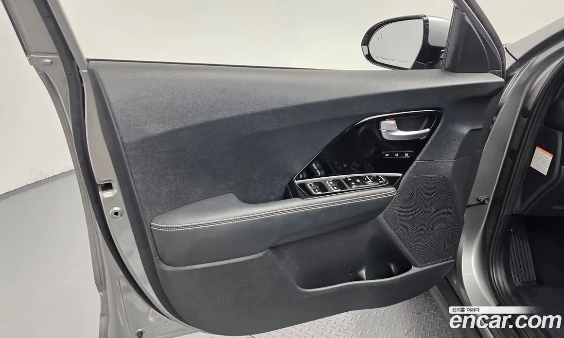 Kia Niro 2021 0.2 автомат (гидро), фото 14
