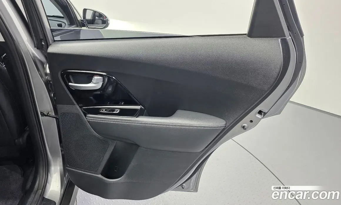 Kia Niro 2021 0.2 автомат (гидро), фото 15