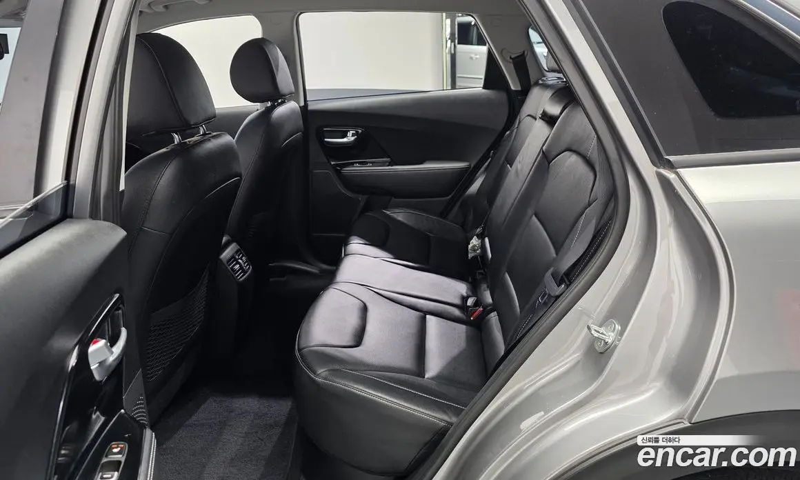 Kia Niro 2021 0.2 автомат (гидро), фото 16