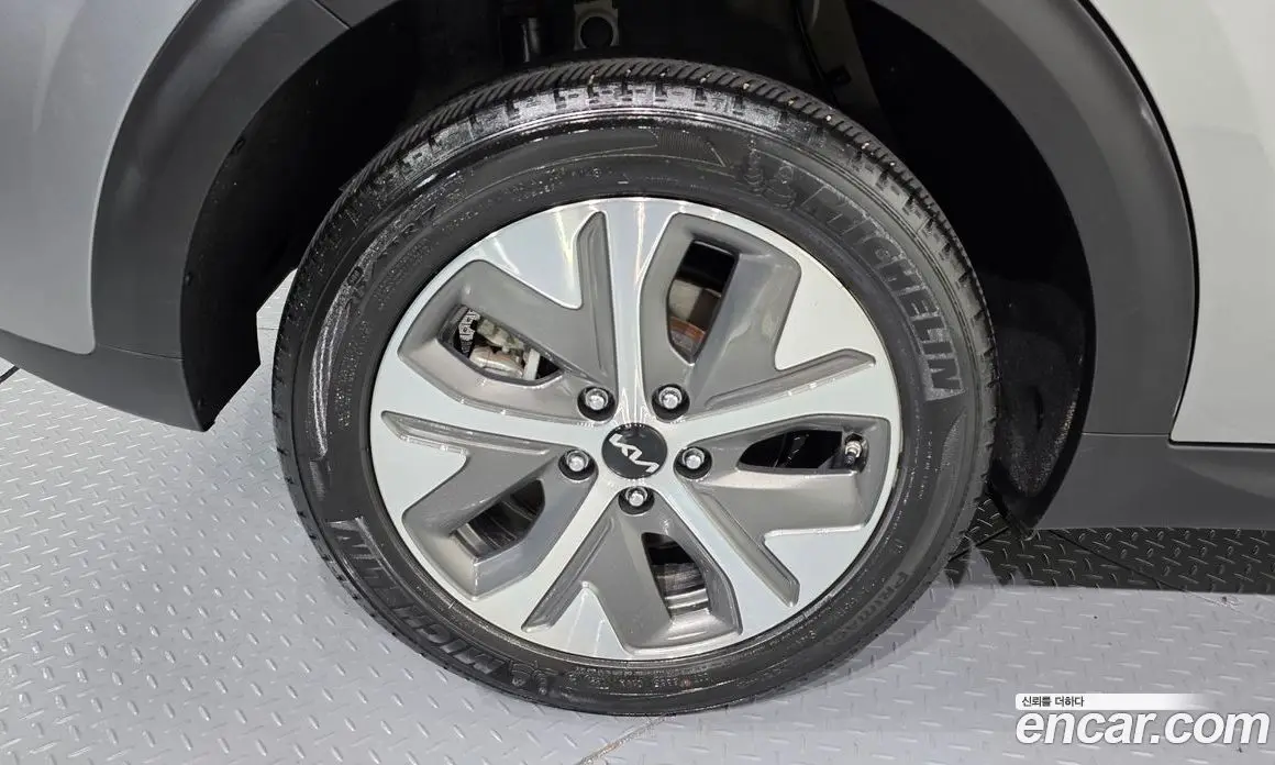 Kia Niro 2021 0.2 автомат (гидро), фото 5